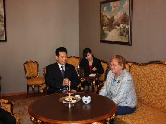 Riigikogu esimees Ene Ergma kohtub Hiina Suursaadiku Huang Zhangpoga